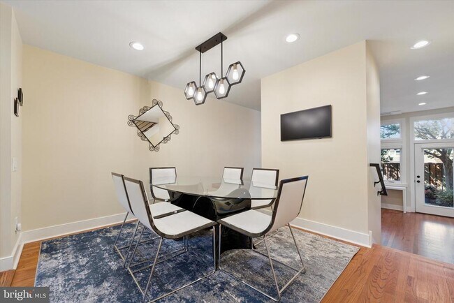 Foto del edificio - 826 N Newkirk St