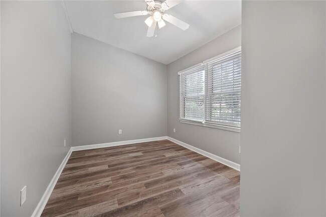 Foto del edificio - 1126 Briarcliff Pl NE