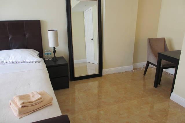 Foto principal - 18031 Biscayne Blvd