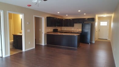 Building Photo - 3817 Kensington Pl