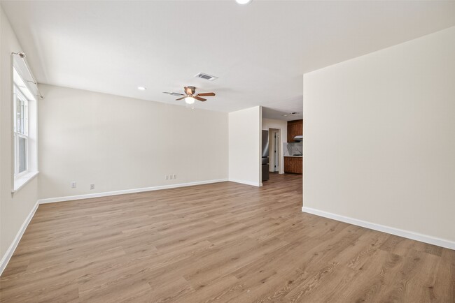 Building Photo - 7950 Longridge Dr