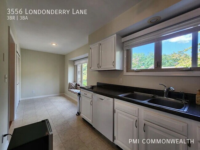 Building Photo - 3556 Londonderry Ln