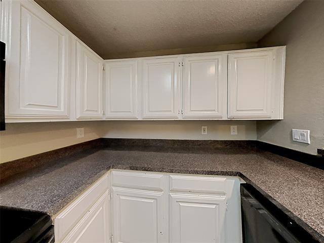 Foto del edificio - 12660 Hillcrest Rd