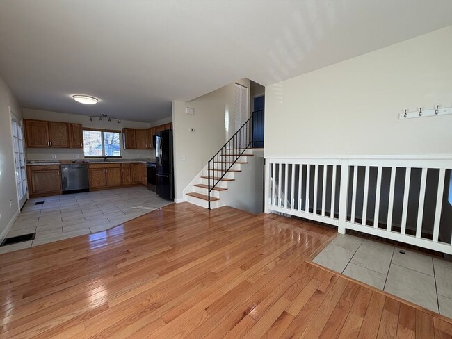 Building Photo - 2406 Bowen St