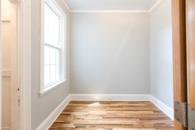 Building Photo - 2 br, 1 bath  - 2231 Wabash St