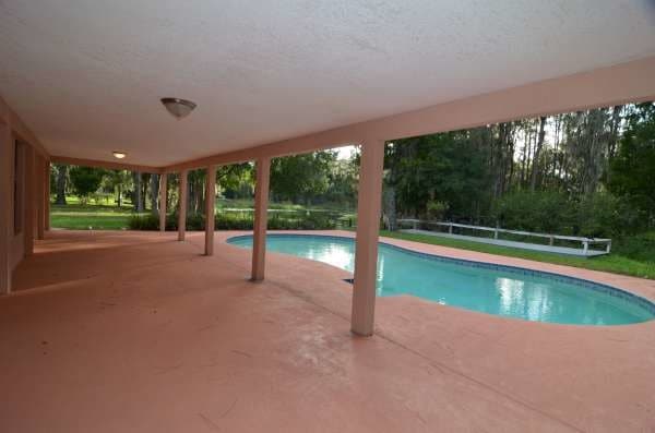 Building Photo - 18402 Crawley Rd