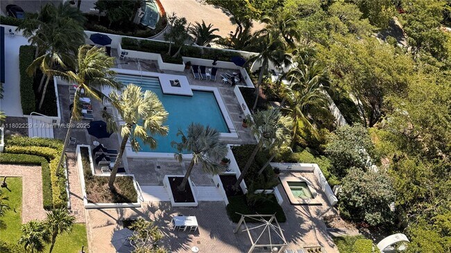 Foto del edificio - 4000 Island Blvd