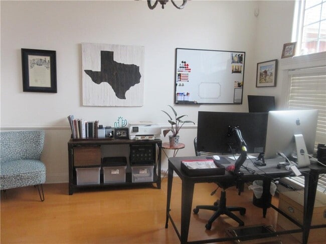 Foto del edificio - 607 SE Jamaica Dr