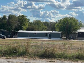 Building Photo - 102 Fentress Star