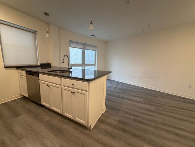 Building Photo - 2451 Frankford Ave