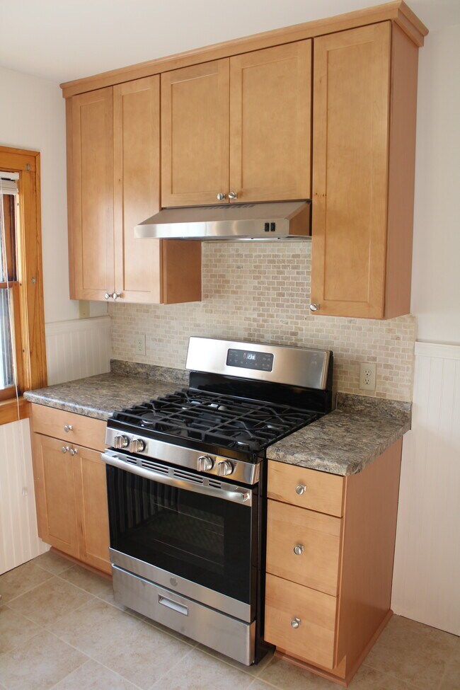 Building Photo - 3033 33rd Ave S