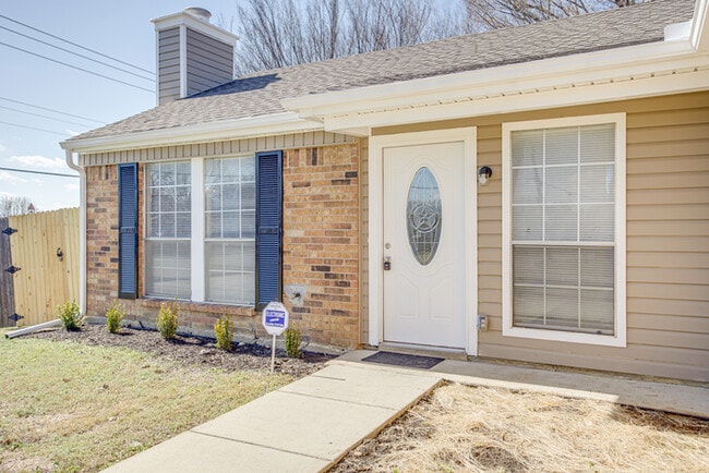 Building Photo - 7401 Deer Park Dr. Fort Worth, TX 76137