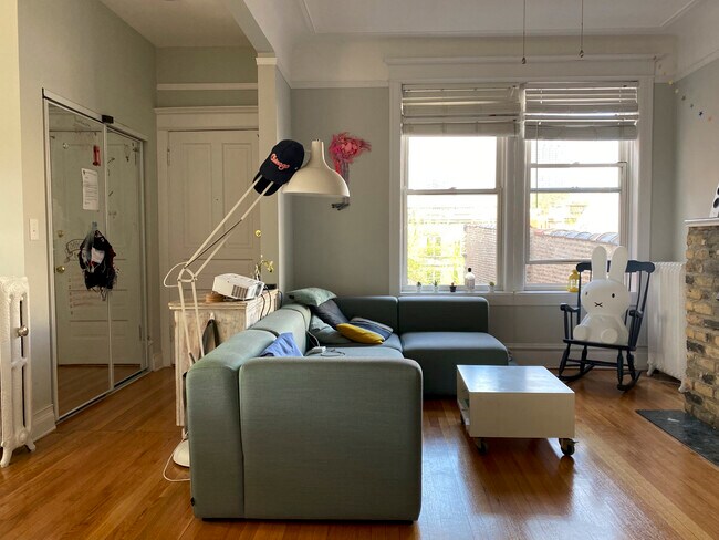 Foto del edificio - 721 W Roscoe St