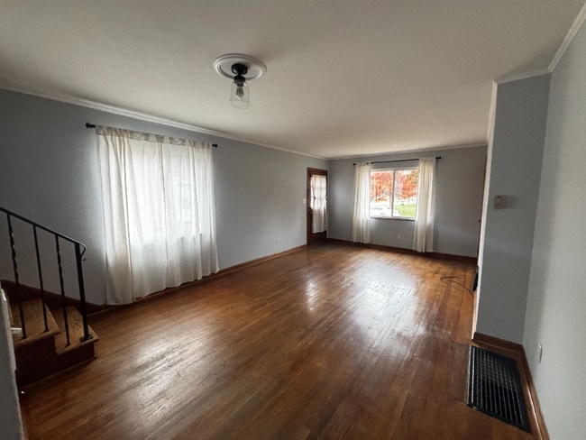 Building Photo - 1862 Kentwell Rd