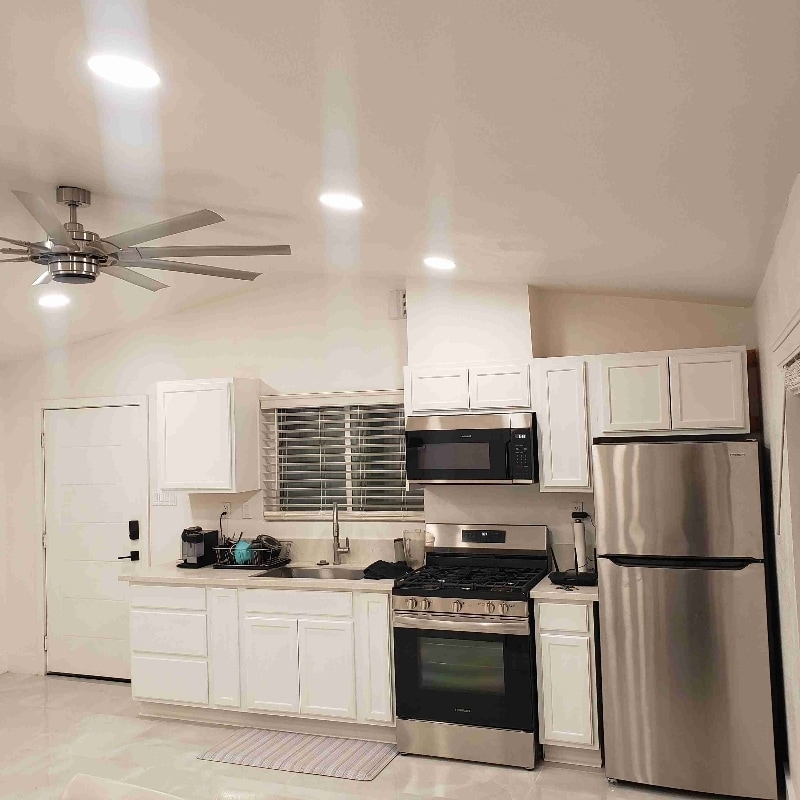 Building Photo - 846 Spruce Ct