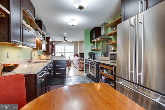 Foto del edificio - 300A Locust St SE