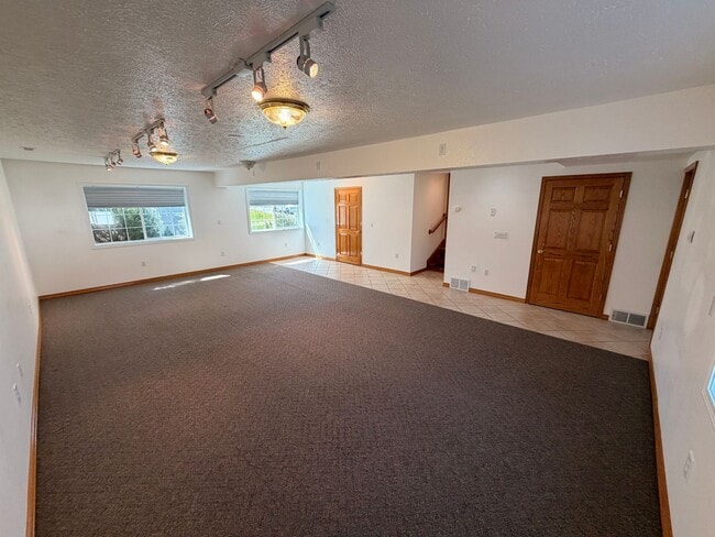 Foto del edificio - Spacious 3 Bed, 2.5 Bath House in Spokane Valley!