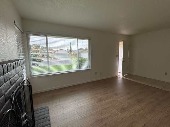 Building Photo - Four Bedroom, Two Bathroom Home For Rent