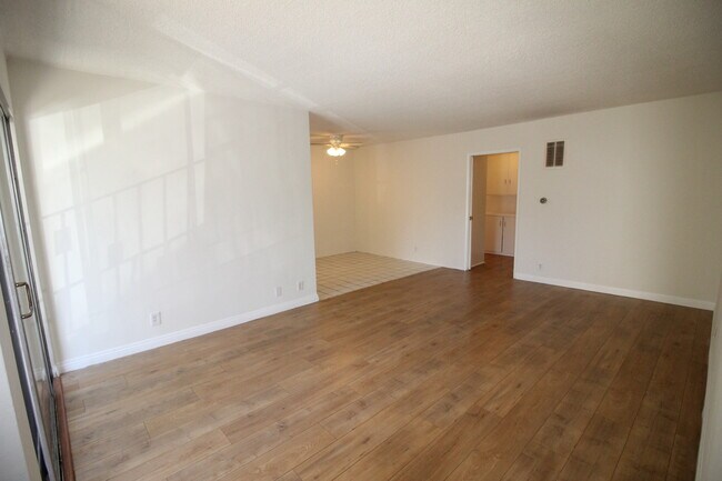 Building Photo - 1036 N Crescent Heights Blvd