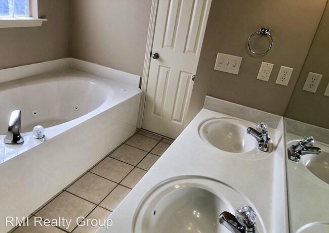 Foto del edificio - 3 br, 2 bath House - 1275 Easterwood Blvd