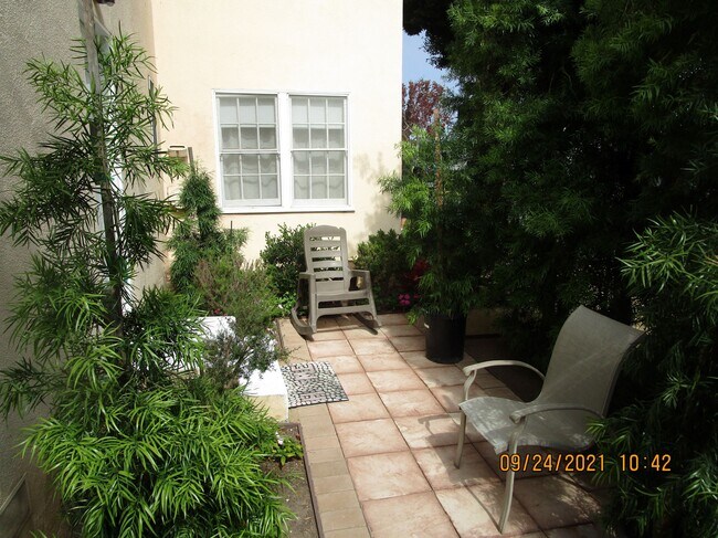 Patio next to Kitchen - 1352 Ocean Park Blvd