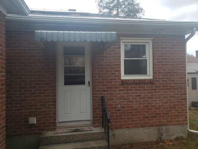 Building Photo - 19 Maplewood Ave