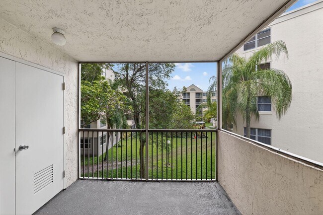 Building Photo - 8363 Lake Dr