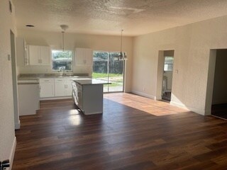 Building Photo - 203 Satsuma Dr