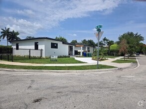 Building Photo - 5152 SW 6th St
