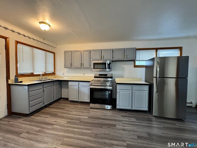 Foto del edificio - 704 Highland Ave