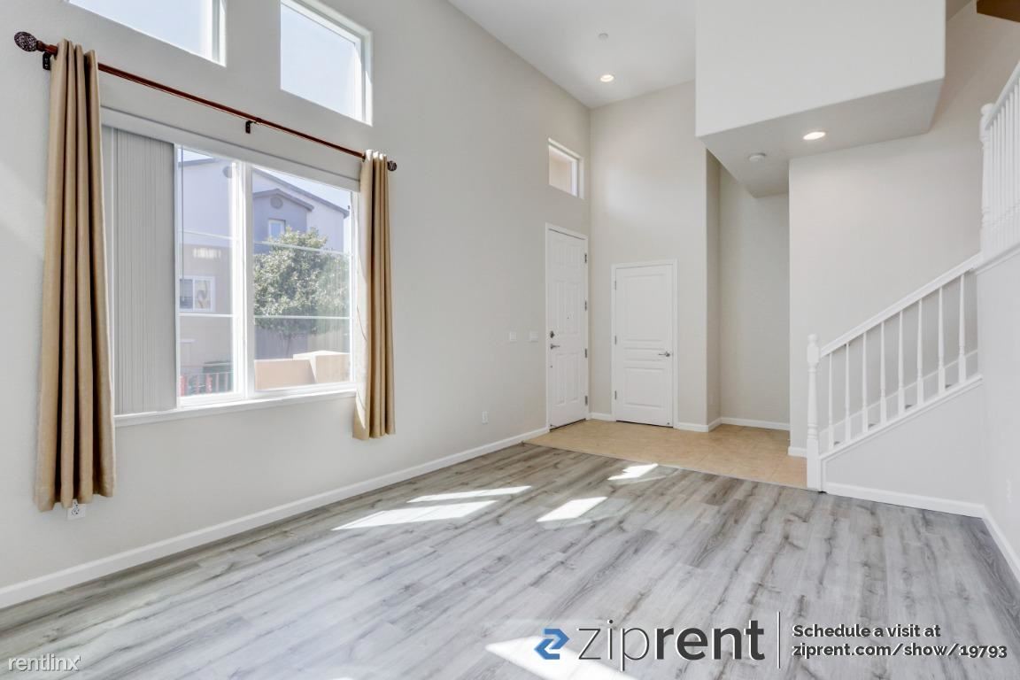 Primary Photo - 4 br, 3 bath Townhome - 2702 Holly Street,...