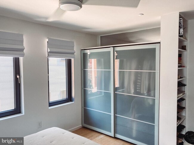 Photo - 152 W Laurel St Apartment