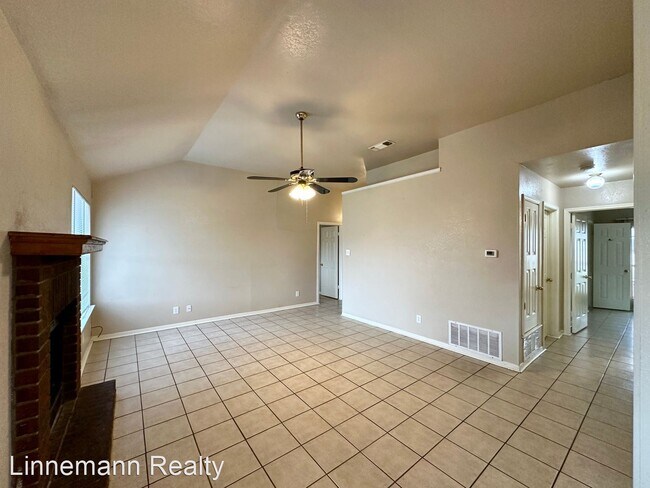 Foto del edificio - 3 br, 2 bath House - 2702 Poage Circle