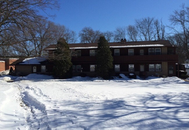 6725 Crocus Ct Greendale WI 53129 6725 Crocus Ct Greendale WI 6725 Crocus Ct Greendale WI 53129 6725 Crocus Ct Greendale WI