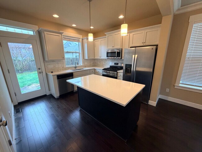 Foto del edificio - 4bed/2.5 Bath Craftsman in Kenton