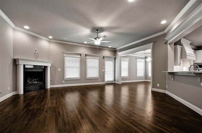 Foto del edificio - 703 SE Fullerton St