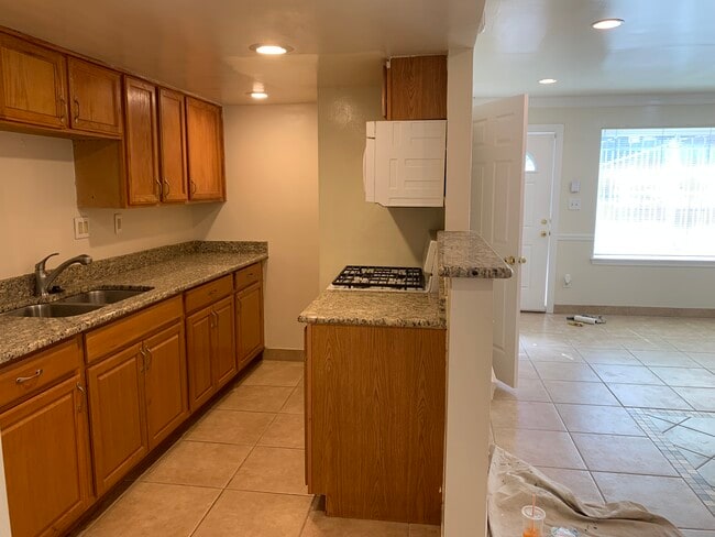 Building Photo - 5548 Karen Elaine Dr