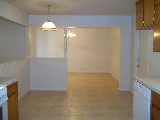 Foto del edificio - Nice and updated 3 bedroom home offering n...