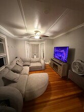 Building Photo - 17 Bowers St