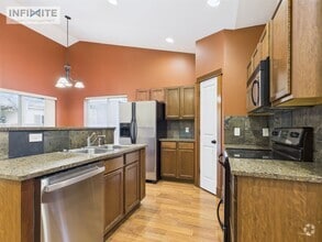Building Photo - 4370 Glenwood Dr