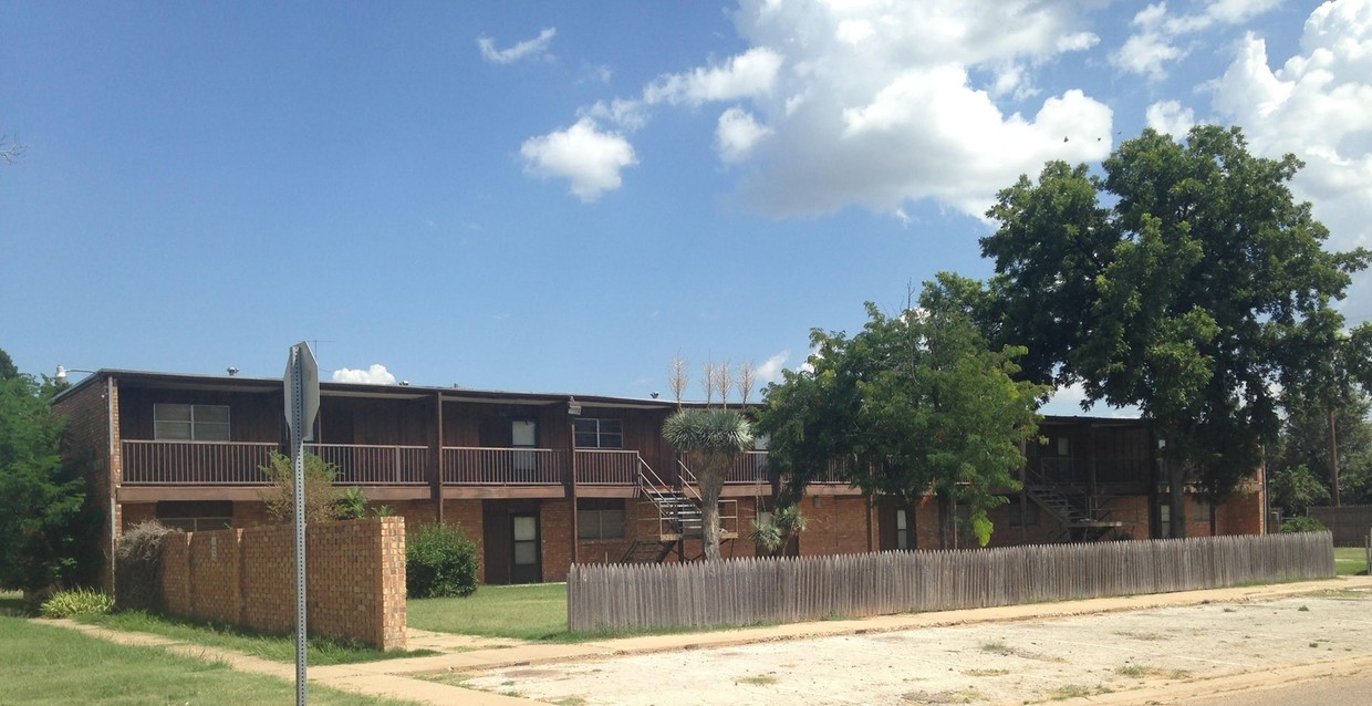 Primary Photo - Llano Apartments