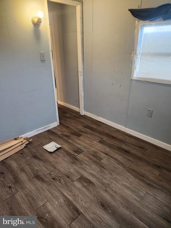 Building Photo - 203 Twigg Dr