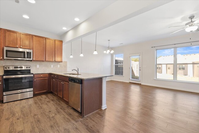 Kitchen - 1517 Brookmere Way