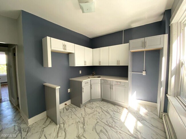 Foto del edificio - 2 br, 1 bath Apartment - 5 Morton Pl Apt 2