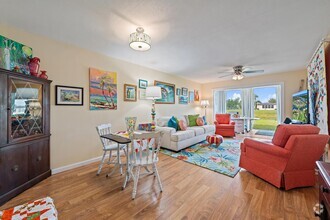 Building Photo - 227 Lake Meryl Dr