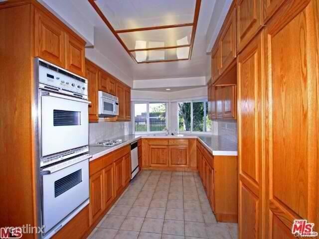 Building Photo - 10145 Jumilla Ave