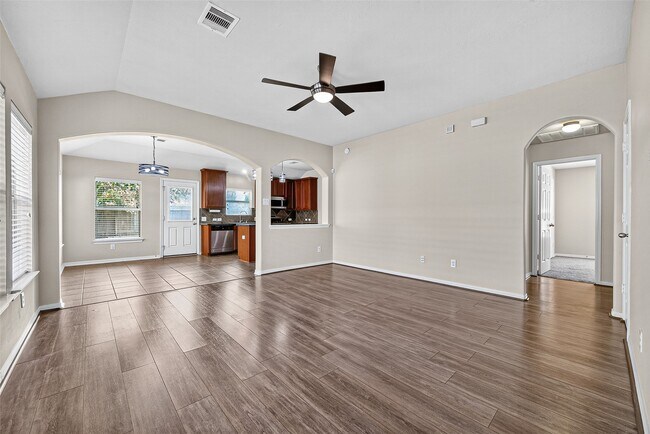 Foto del edificio - 26810 Henson Falls Dr