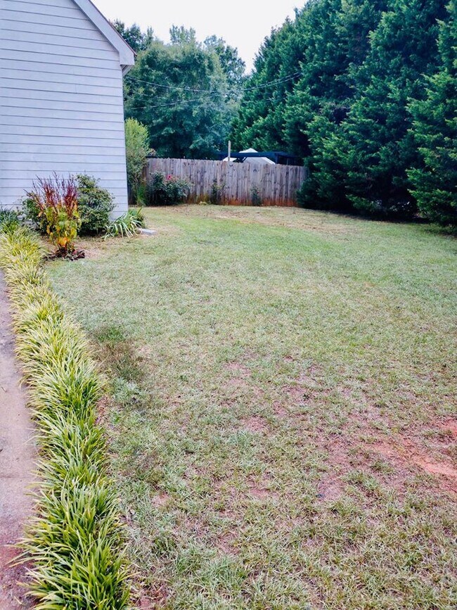 Building Photo - 1074 Miller Dr