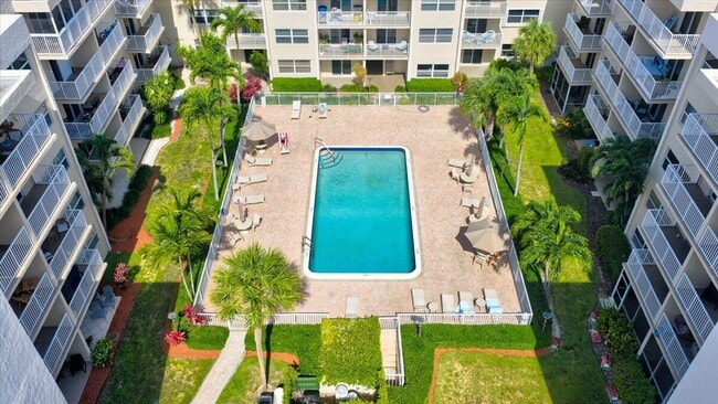 Building Photo - 2929 S Ocean Blvd