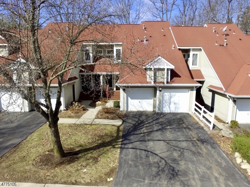 9 Ogdon Ct, Jefferson, NJ 07438 Townhome Rentals in Jefferson NJ